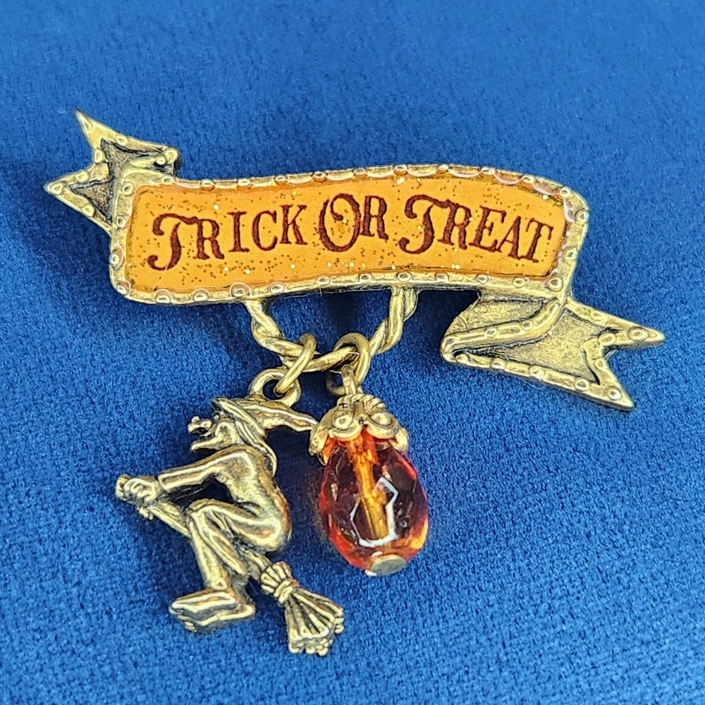 Maximal Art Vintage 80s Trick or Treat Witch On Broom Halloween Brooch Pin
